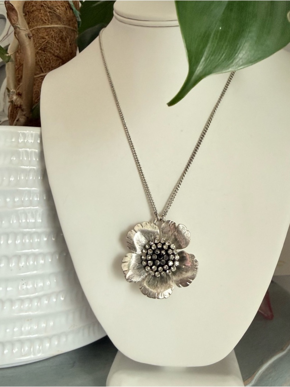 Bohm Flower Pendant Necklace